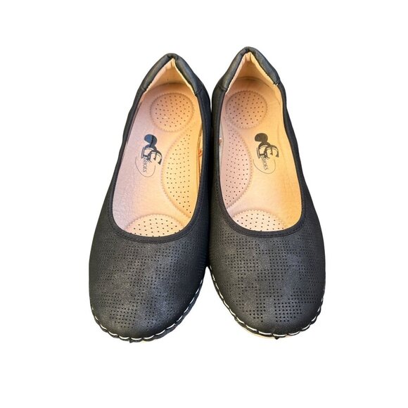 GC Comfortable Womens Kiana Perforate Round Toe Flat Size 8.5 - Picture 1 of 6